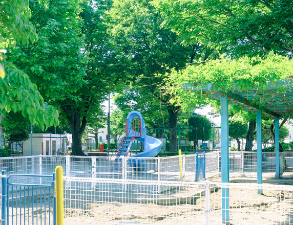 上鷺東公園（徒歩10分／約730m）